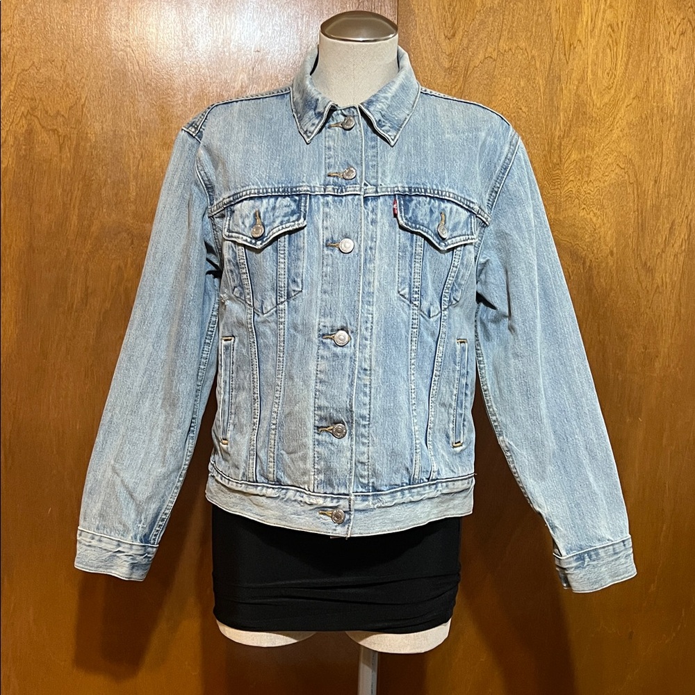Levi's Light Blue Jean Denim Trucker Jacket